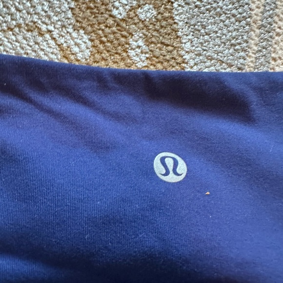 Lululemon - Picture 4 of 7